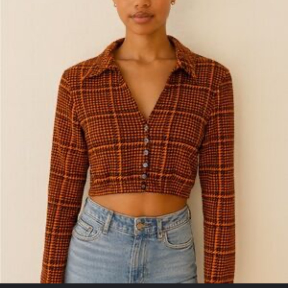 Zara long sleeve cropped blouse v neck